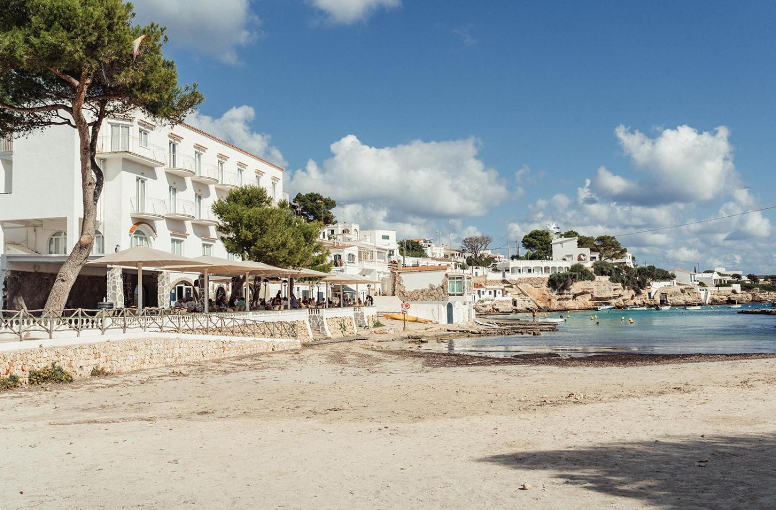 Hostal Xuroy Cala Alcaufar Bagian luar foto