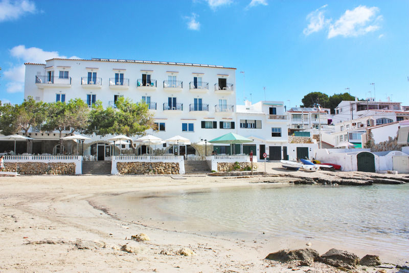 Hostal Xuroy Cala Alcaufar Bagian luar foto