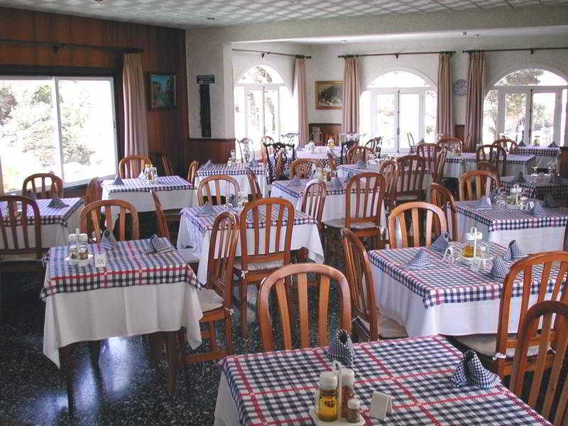 Hostal Xuroy Cala Alcaufar Bagian luar foto