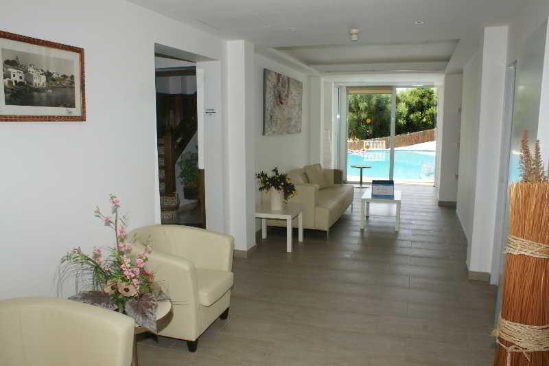 Hostal Xuroy Cala Alcaufar Bagian luar foto